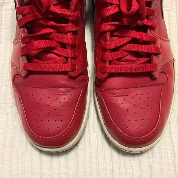 Air Jordan 1 Retro Mid-Top Men Gym Red Size 10 Classic Collectable Fan